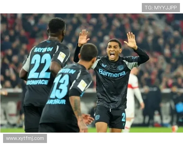 德甲转会市场热潮：多名后卫寻求新挑战，球队阵容调整趋势显著